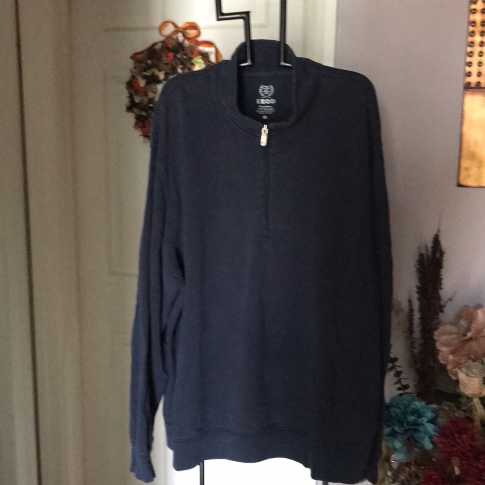 Men’s IZOD sweater.